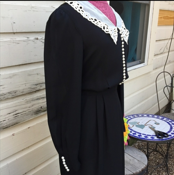 # 168 VNTG 90’s Black Dress w/ Lace Collar - Picture 5 of 14